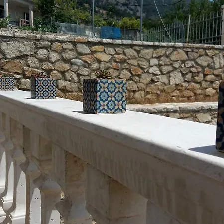 Kristina Aparthotel 3*