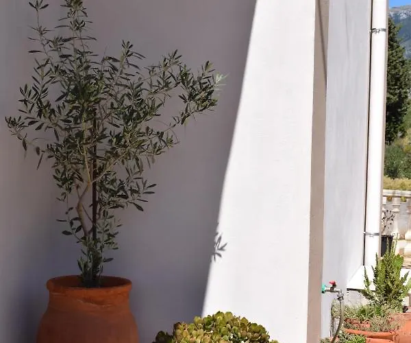 Aparthotel Kristina Himarë